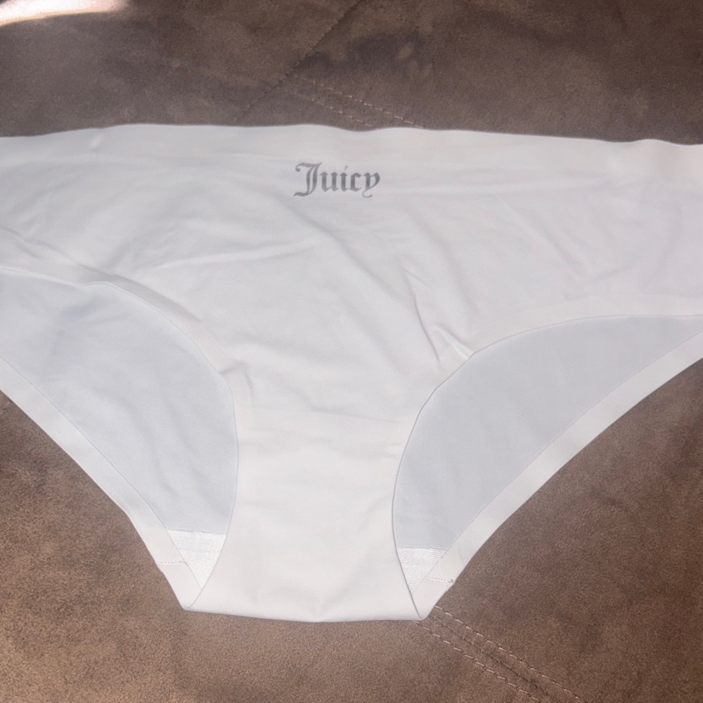 Juicy Couture White Seamless Bikini Panty with Logo